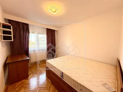 Apartament cu 4 camere si 2 balcoane - etaj 2 - Calea Poplacii - foto 12