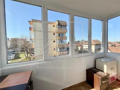 Apartament cu 4 camere si 2 balcoane - etaj 2 - Calea Poplacii - foto 9