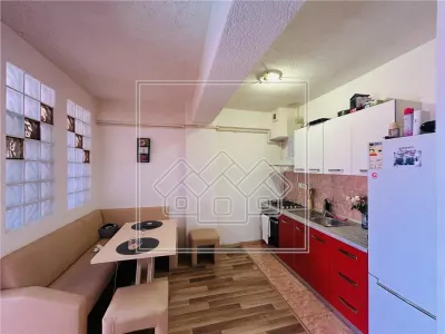 Ap cu 2 camere, la cheie, balcon - etaj intermediar - Sibiu