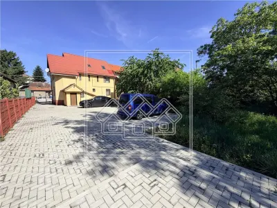 Casa de vanzare - Pensiune functionala, 250 mp - zona Alba Iulia - foto 1