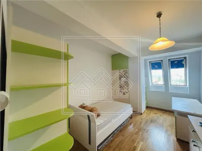 Penthouse spatios si modern, 160 mp utili + terasa spectaculoasa - foto 3