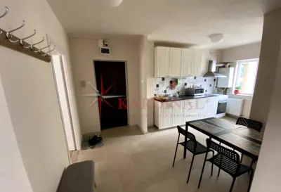 Apartament 3 camere  decomandat, 2 bai , etajul 1 ,Racadau - foto 2