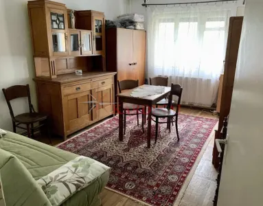 Vanzare garsoniera decomandata , etajul 1 ,Astra - Brasov