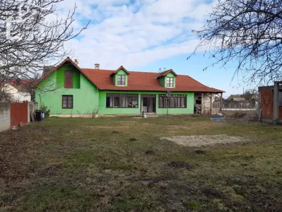 CASA CU TEREN DE VANZARE IN SEITIN - Seitin