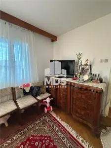 Decomandat la etaj 3 aproape de piata 700 bloc izolat - foto 5