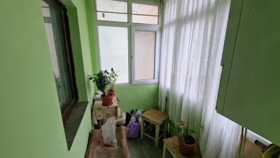 Decomandat la etajul 2 cu centrala propie - foto 3