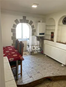 Decomandat cu 2 balcoane cu centrală propie - foto 1
