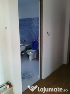 Apartament 2 camere la etajul 2, linga piata Doina - foto 4