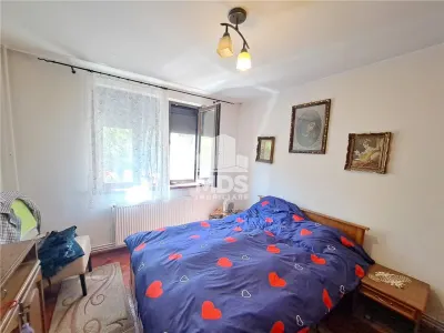 Mobilat și utilat la et 1 in bloc de caramida, cu garaj inclus in preț - foto 4