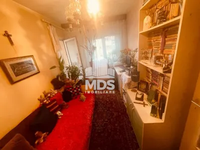Apartament 3 camere, decomandat, etaj intermediar - foto 4