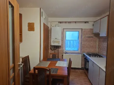 Decomandat cu 2 bai si 2 balcoane - foto 1