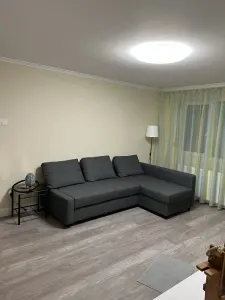 Mobilat si utilat cu 2 balcoane la etajul 2 - foto 6