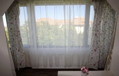 Decomandat cu 2 băi și 2 balcoane, renovat modern - foto 17