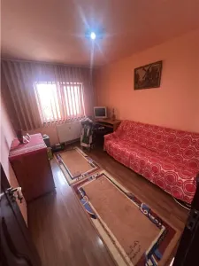 Decomandat cu 2 bai si 2 balcoane etaj intermediar - foto 9