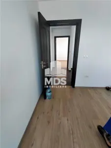 Decomandat cu centrală propie în bloc anvelopat - foto 2