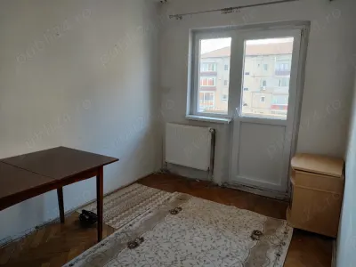 Decomandat cu 2 bai si 2 balcoane, model mare - foto 3