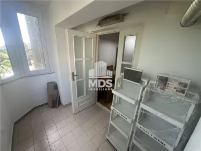 Decomandat la etajul 2 cu garaj in Bucovina bloc izolat - foto 3