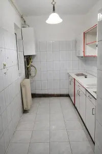 Etaj 1 cu centrala propie linga piata verde - foto 4