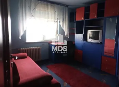 Decomandat, mobilat si utilat - foto 2