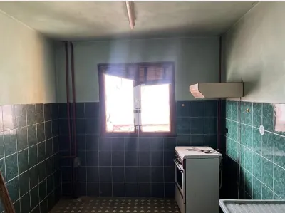 Decomandat cu 2 bai in bloc anvelopat - foto 3