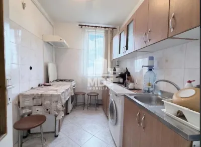 Decomandat, etaj intermediar in bloc anvelopat termic - Timisoara