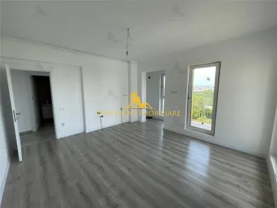 APARTAMENT CU 3 CAMERE IN ZONA SEMICENTRALA - Ploiesti