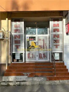 SPATIU COMERCIAL IN ZONA VEST , TRAFIC PIETONAL INTENS - Ploiesti