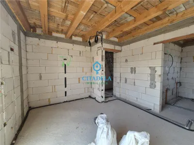 Casa , la rosu, 165000 euro - foto 17