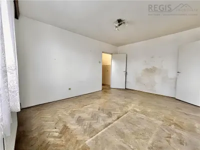 Apartament cu 2 camere in zona Florilor de renovat - foto 2
