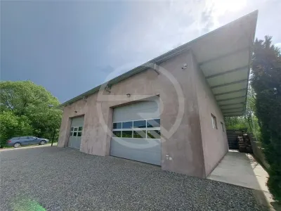 Hala de 150 mp utili + 3500 mp, situata in zona de Valea Chintaului! - Cluj-Napoca