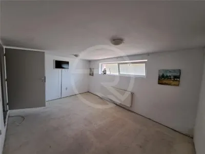 Casa tip duplex, 160 mp utili, situata in zona Semicentrala! - foto 2