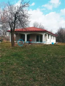 Royal Imobiliare - Vanzare Casa Zona Valeni - Teisani