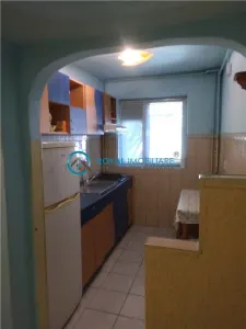 Royal Imobiliare - Vanzare apartament 3 camere, zona Podul Inalt - Ploiesti