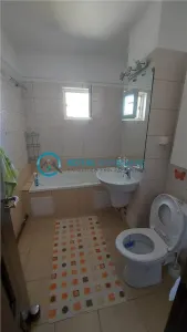 Royal Imobiliare - Inchiriere apartament 3 camere zona Malu Rosu - foto 17