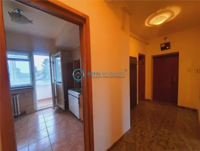 Royal Imobiliare - Vanzare apartament 4 camere zona B-dul Castanilor - foto 14