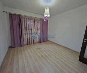 Royal Imobiliare - Vanzare apartament 4 camere in zona Ultracentral - Ploiesti