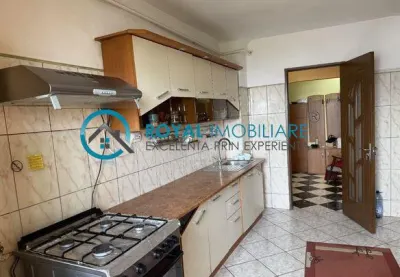 Royal Imobiliare - Vanzare apartament 4 camere zona 9 Mai - foto 11