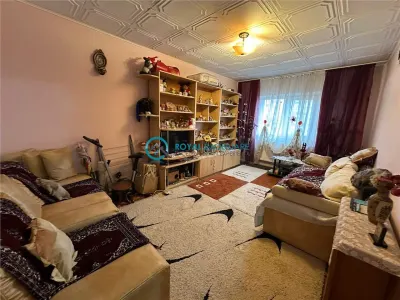 Royal Imobiliare - Vanzare apartament 3 camere in zona 9 Mai - Ploiesti