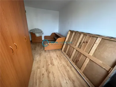 Royal Imobiliare - Vanzare apartament 3 camere in zona Malu Rosu - foto 4