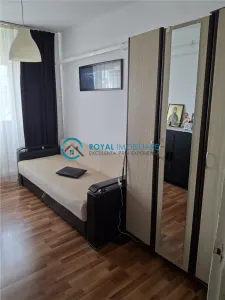 Royal Imobiliare - Vanzare apartament 3 camere zona Malu Rosu - foto 7