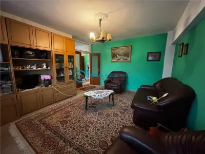 Royal Imobiliare- Vanzare apartament 3 camere, zona Bld Republicii - foto 2