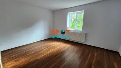 Oportunitate Casă Perfectă pentru Birouri Moderne - foto 6