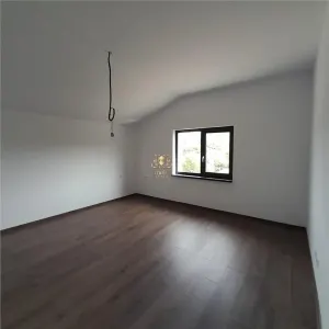 Vila eleganta cu beci si garaj centru Tomesti MUTARE IMEDIATA! - foto 13