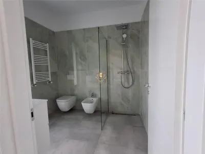 Casa de LUX construita si finisata impecabil!  Demisol-4 camere -3 bai- Bucium VisaniMUTARE IMEDIATA! - foto 13