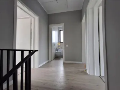 Casa de LUX construita si finisata impecabil!  Demisol-4 camere -3 bai- Bucium VisaniMUTARE IMEDIATA! - foto 3