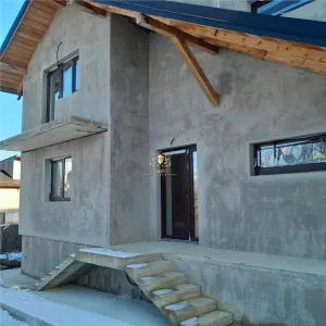 Vila superba in  Bucium Barnova  cu 850 m teren la asfalt! Construita de proprietar! - foto 4