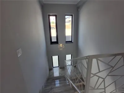 Casa  cu etaj 4 camere cu finisaje de lux- Bucium Visani OMV - foto 2