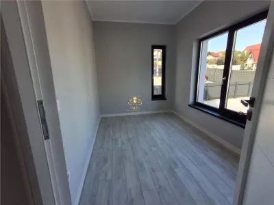 Casa  cu etaj 4 camere cu finisaje de lux- Bucium Visani OMV - foto 11
