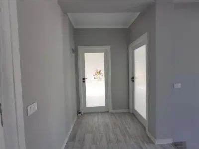Casa  cu etaj 4 camere cu finisaje de lux- Bucium Visani OMV - foto 12