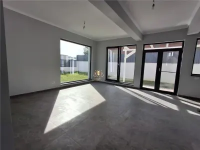 Casa  cu etaj 4 camere cu finisaje de lux- Bucium Visani OMV - foto 4